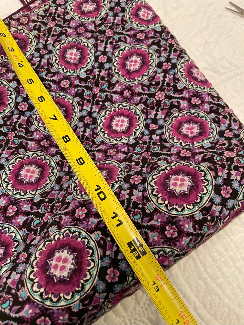 Vera Bradley LILAC MEDALLION Quilted Tote or Travel Bag In PRISTINE Condition - Picture 11 of 14